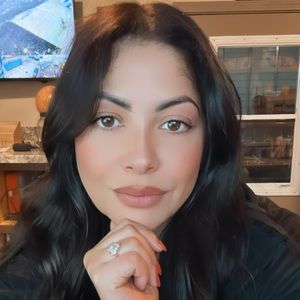 Meet your Posher, Andreina